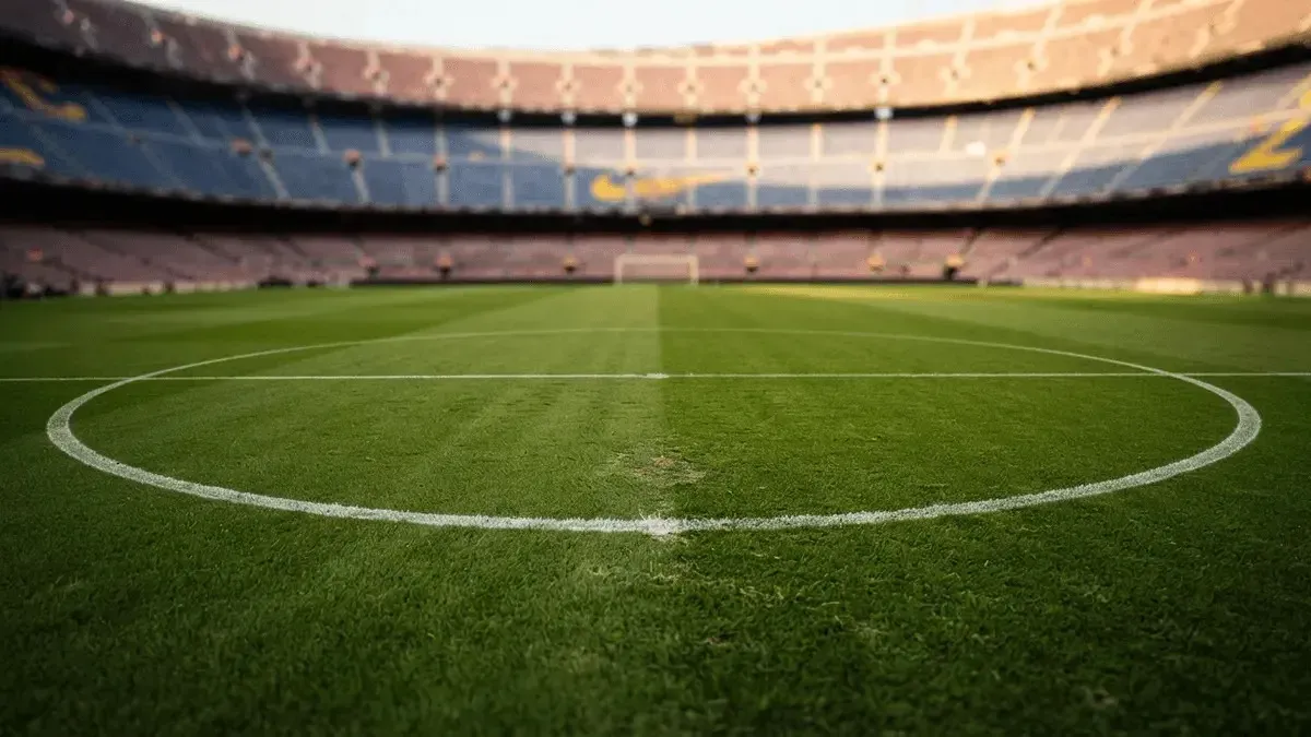 Barcelona Enter Midfield Market After De Jong Ruled Out Four Months