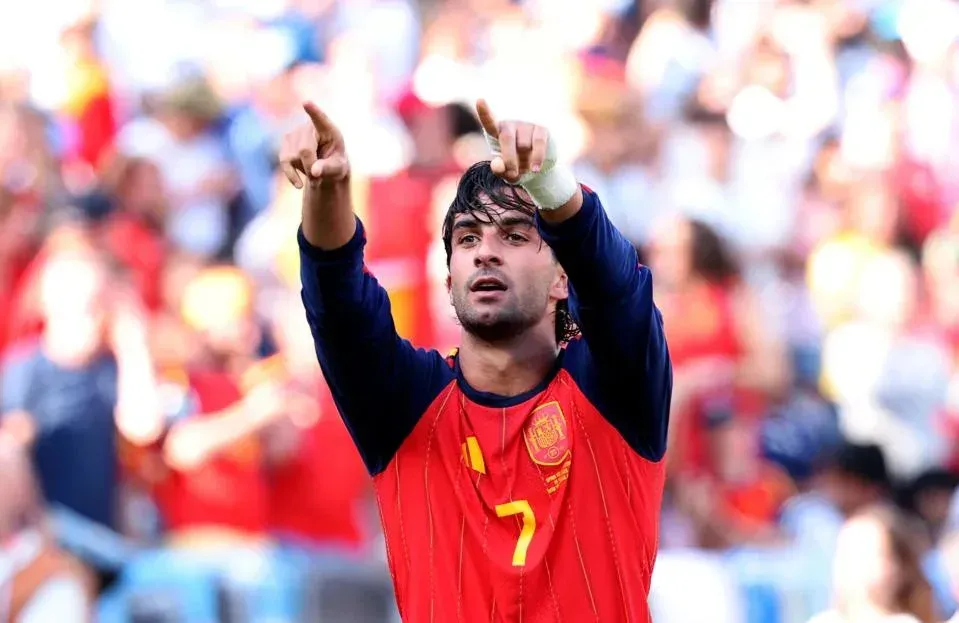 Ferran Torres Gives PSG the Go-Ahead as Barcelona Hold Out for €55m